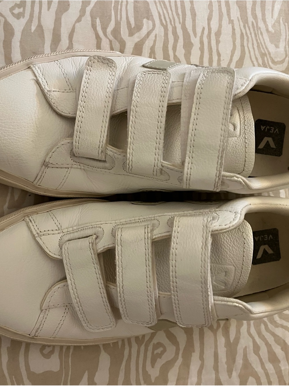 Veja Off-White Velcro Low-Top Sneakers - Picture 7 of 8